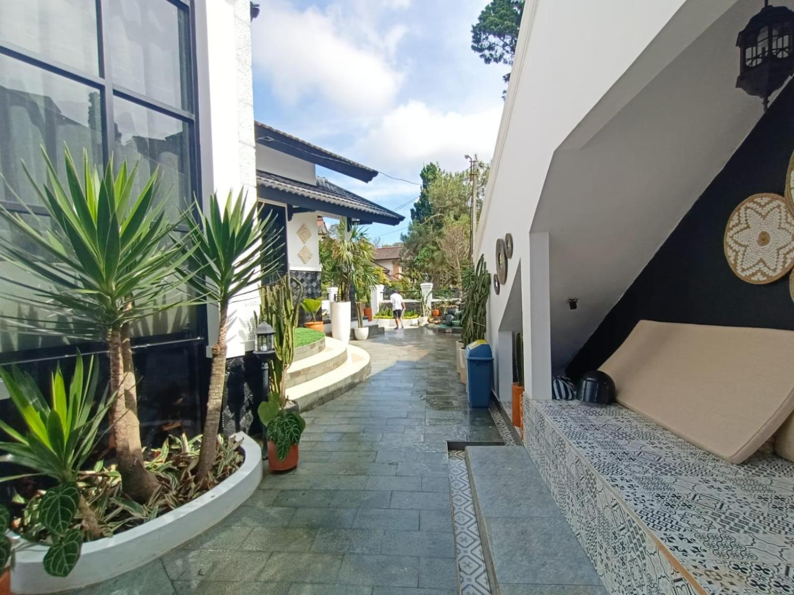 Villa Kota Bunga Malini 10 Cikundul ภายนอก รูปภาพ
